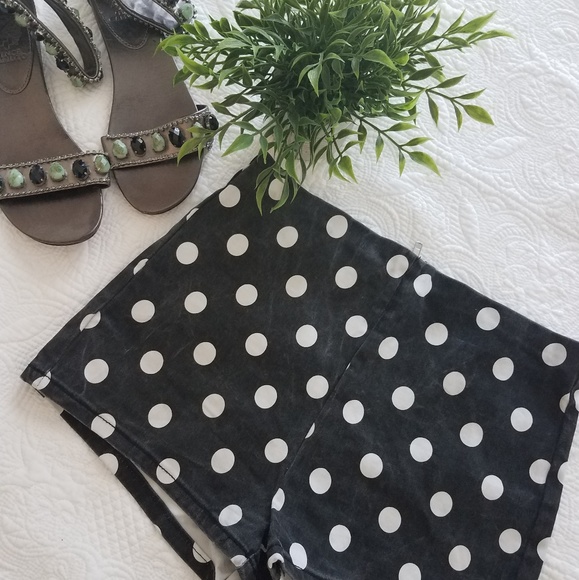 Forever 21 Pants - Polka dot high waisted back zip shorts